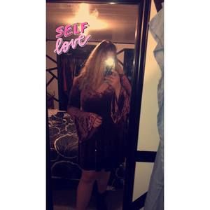 Meet your Posher, Caitlyn